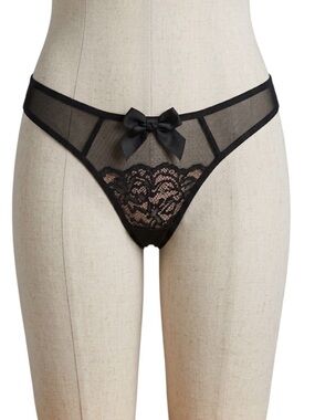 Victoria’s Secret NWOT Lace Low Rise Cheekini Panty Underwear
